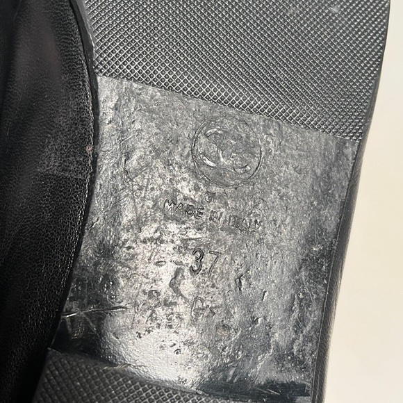 CHANEL Black Leather Ballet Flats - Picture 7 of 11